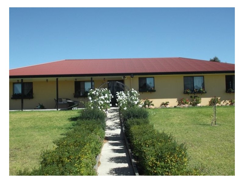 24 Bau Court, Applethorpe QLD 4378