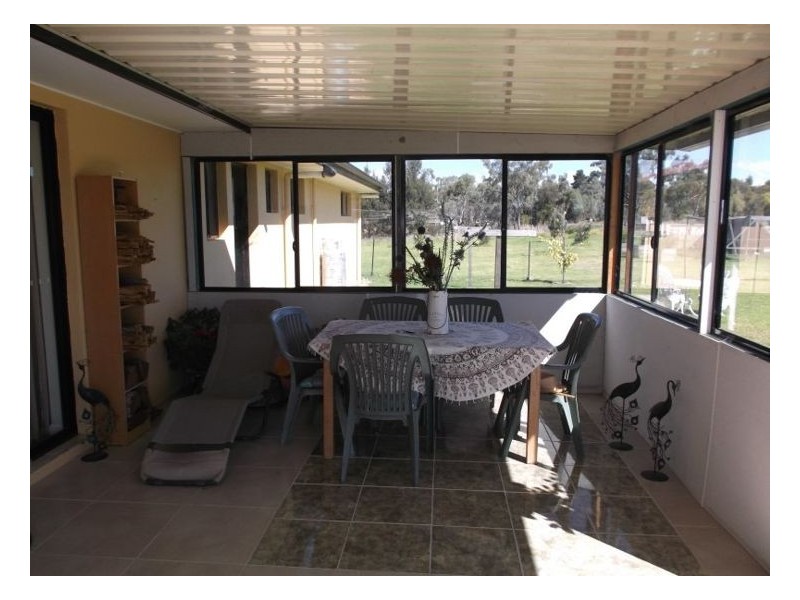 24 Bau Court, Applethorpe QLD 4378