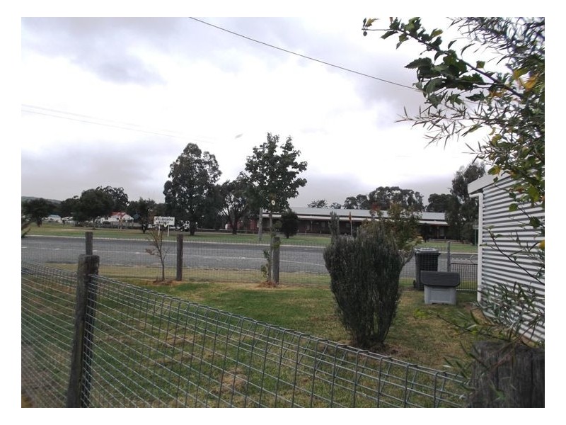 60 Rockwell Street, Wallangarra QLD 4383