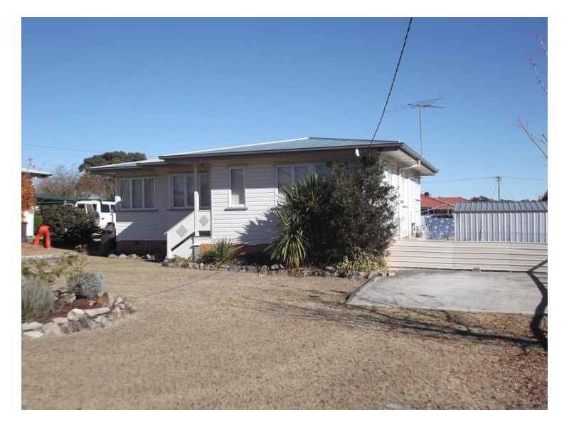 12 Thorpe Street, Stanthorpe QLD 4380