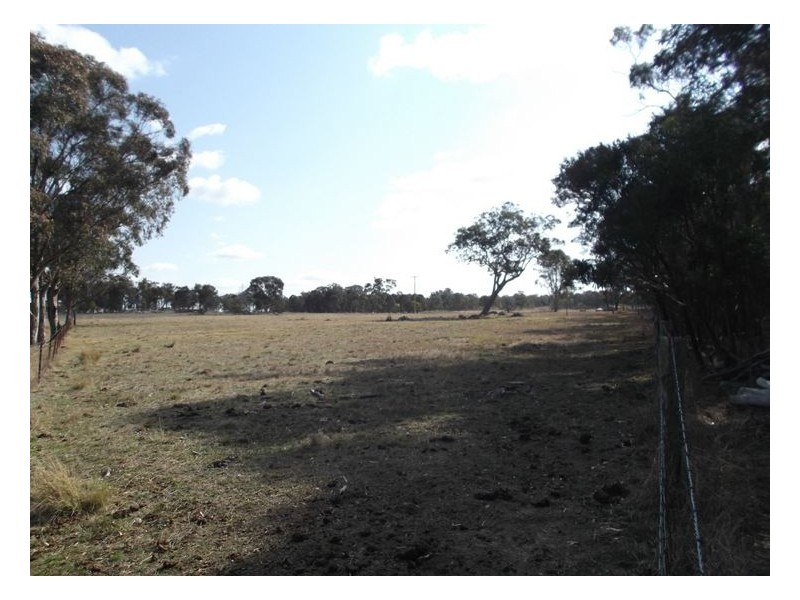 215 Belford Road, Eukey QLD 4380