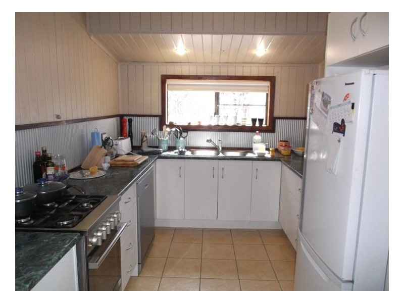 27675 New England Highway, Fletcher QLD 4381