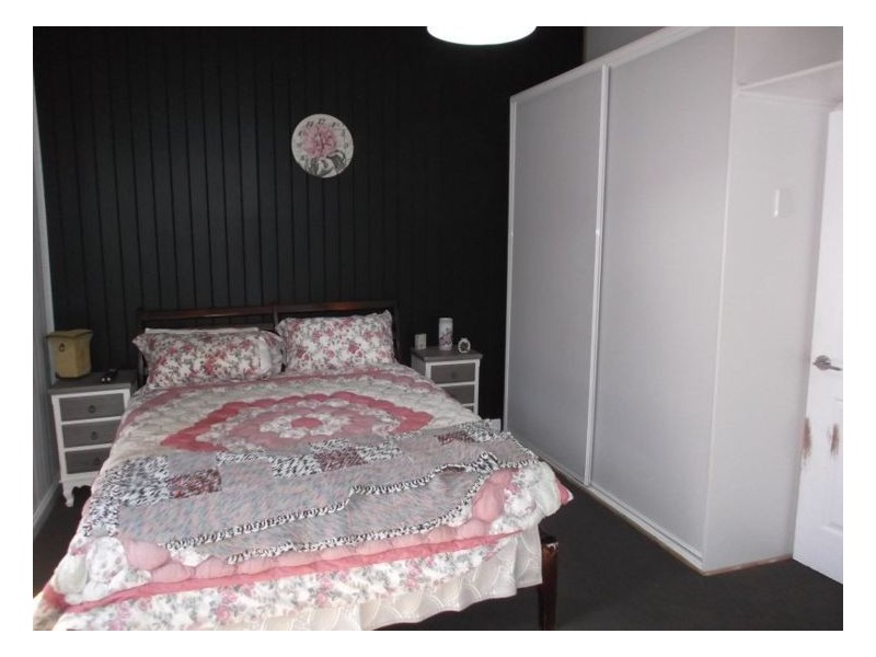 27675 New England Highway, Fletcher QLD 4381