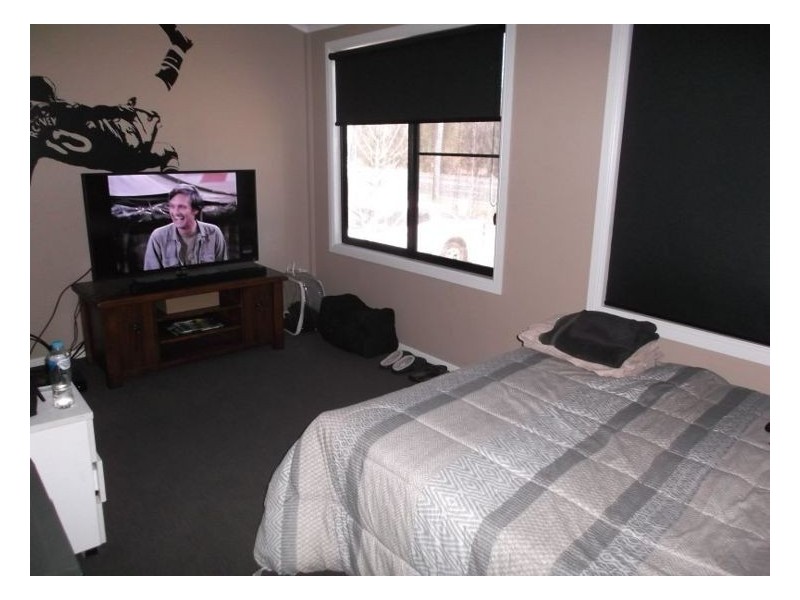 27675 New England Highway, Fletcher QLD 4381