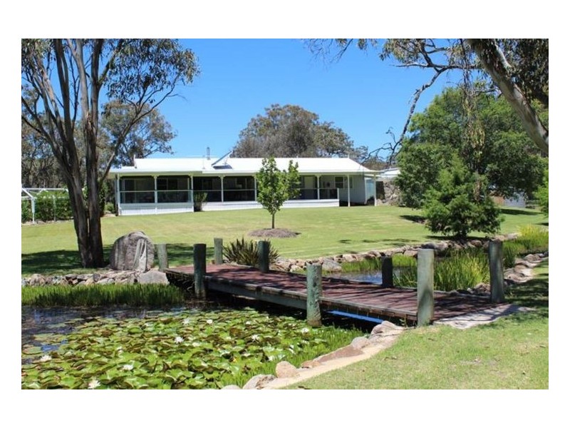 1047 Granite Belt Drive, Dalveen QLD 4374