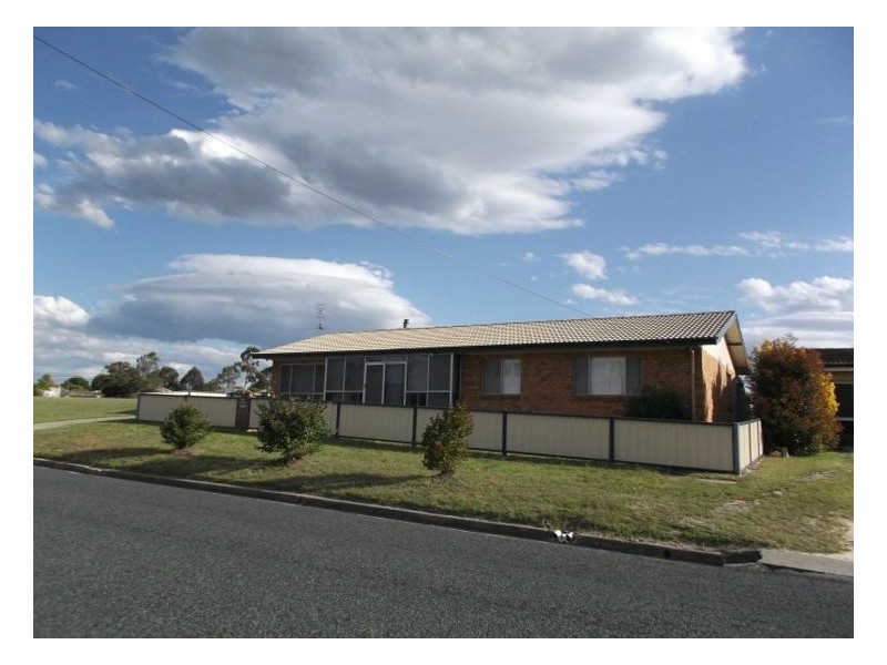 81 Lock Street, Stanthorpe QLD 4380