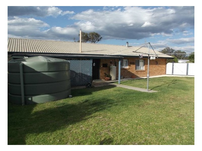 81 Lock Street, Stanthorpe QLD 4380