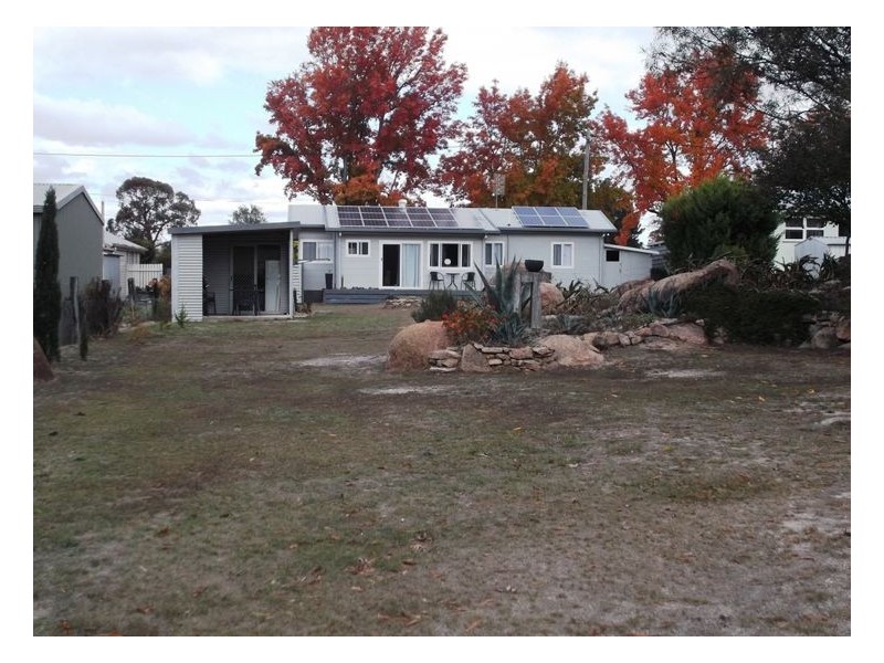 8 Jardine Street, Stanthorpe QLD 4380