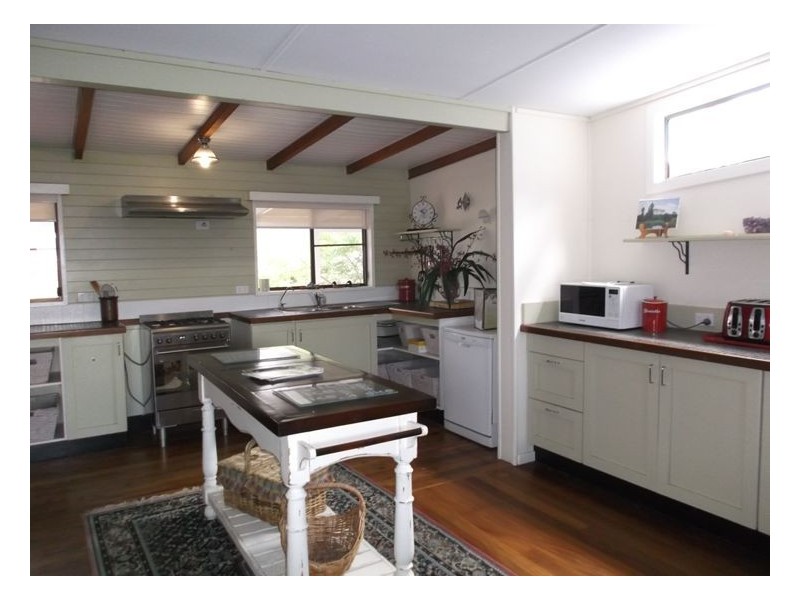 311 Stabiles Road, Glen Aplin QLD 4381