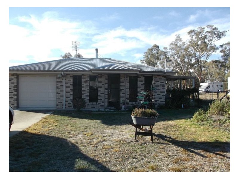 15 Calvert Road, Glen Aplin QLD 4381