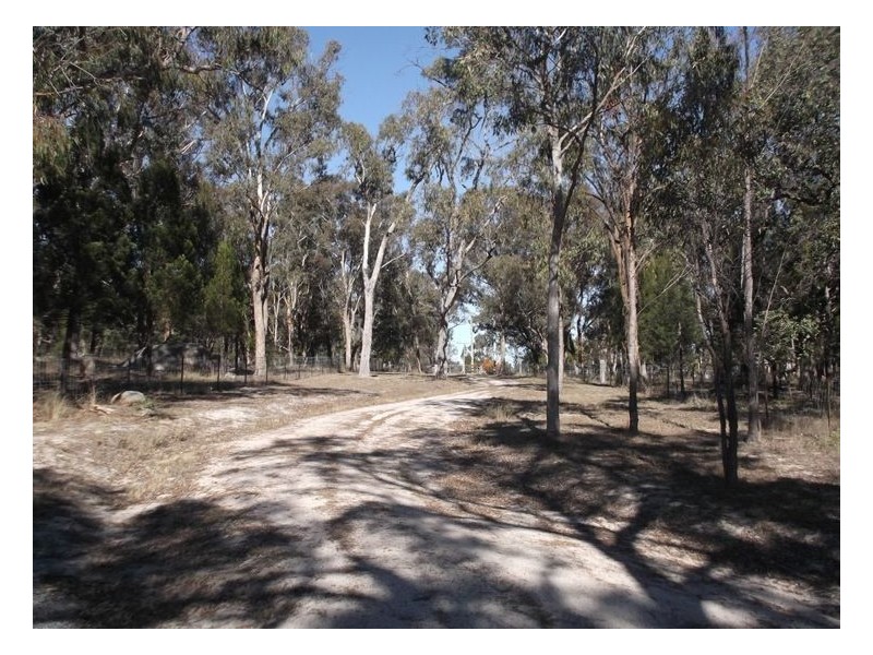 109 Old Caves Road, Applethorpe QLD 4378