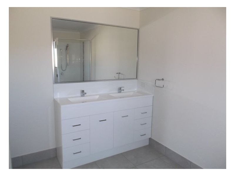 140 Granite Belt Drive, The Summit QLD 4377
