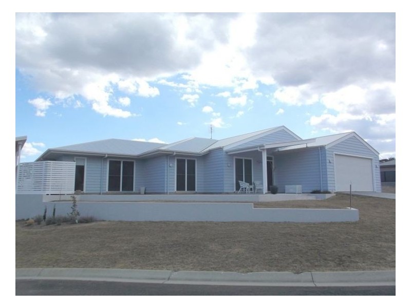 13 Pavilion Drive, Stanthorpe QLD 4380