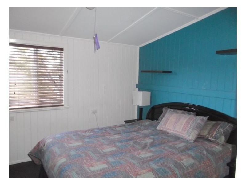 27 Brock Avenue, Stanthorpe QLD 4380