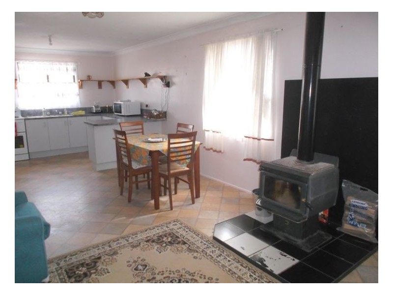 46 Calvert Road, Glen Aplin QLD 4381