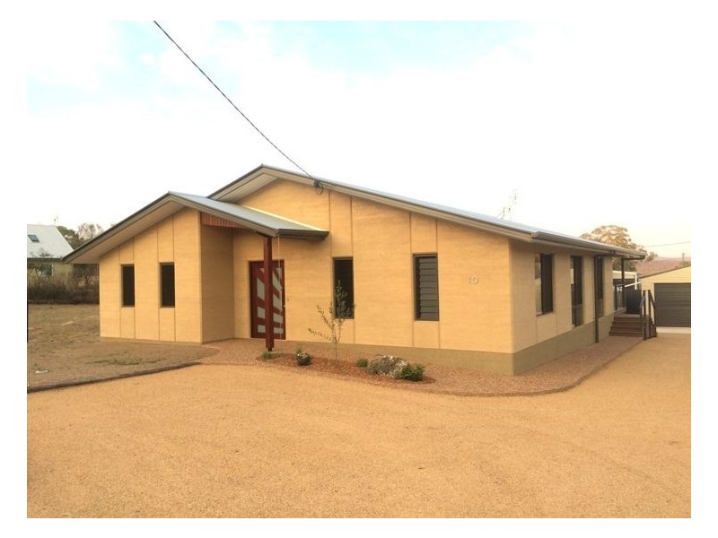 10 Sanderson Road, Glen Aplin QLD 4381