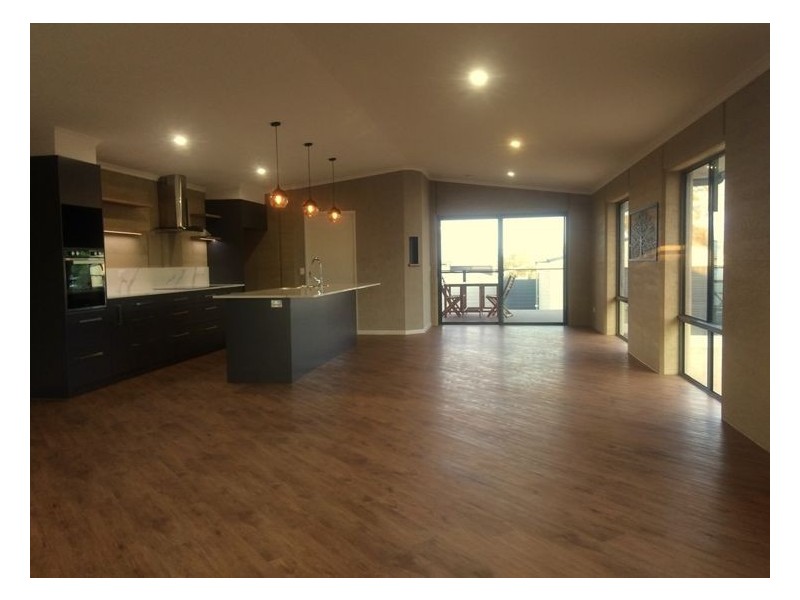 10 Sanderson Road, Glen Aplin QLD 4381