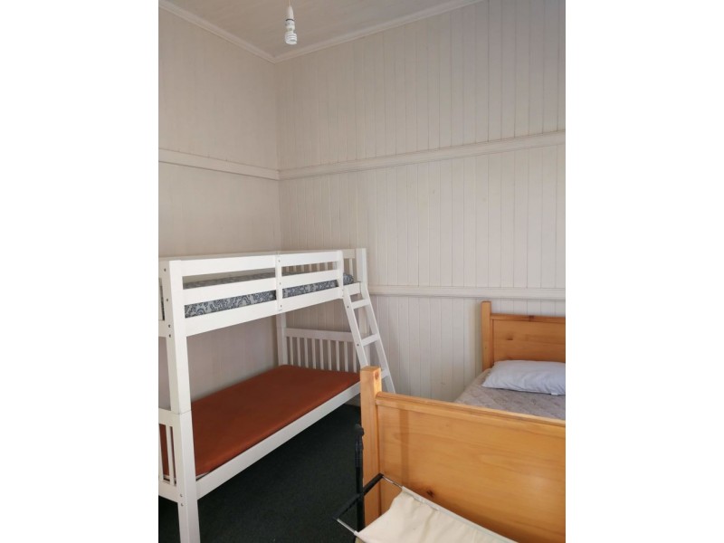 2/8 Francis Street, Stanthorpe QLD 4380