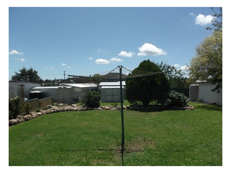 12 Pierpoint Street, Stanthorpe QLD 4380