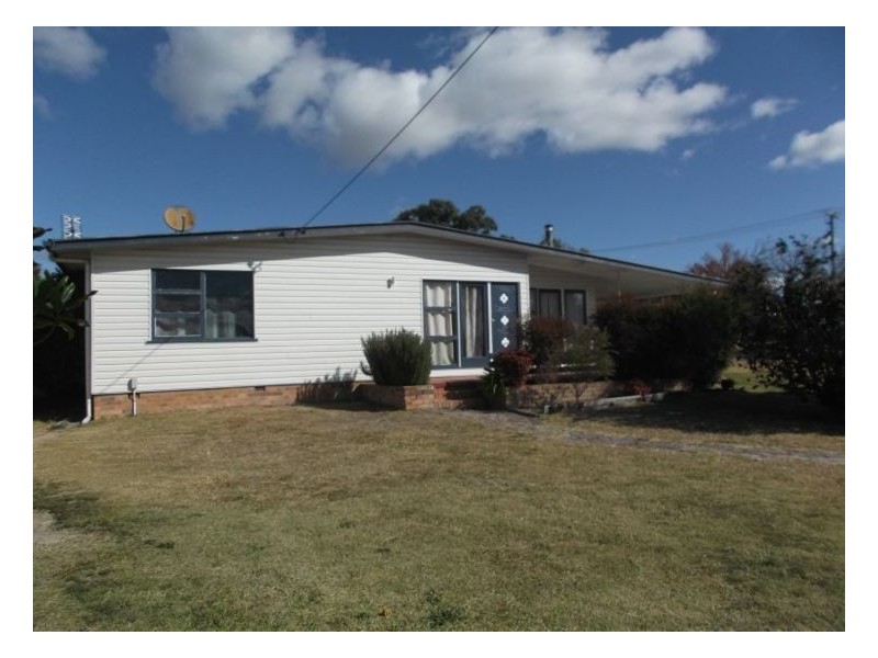 9 Sheahan Street, Stanthorpe QLD 4380