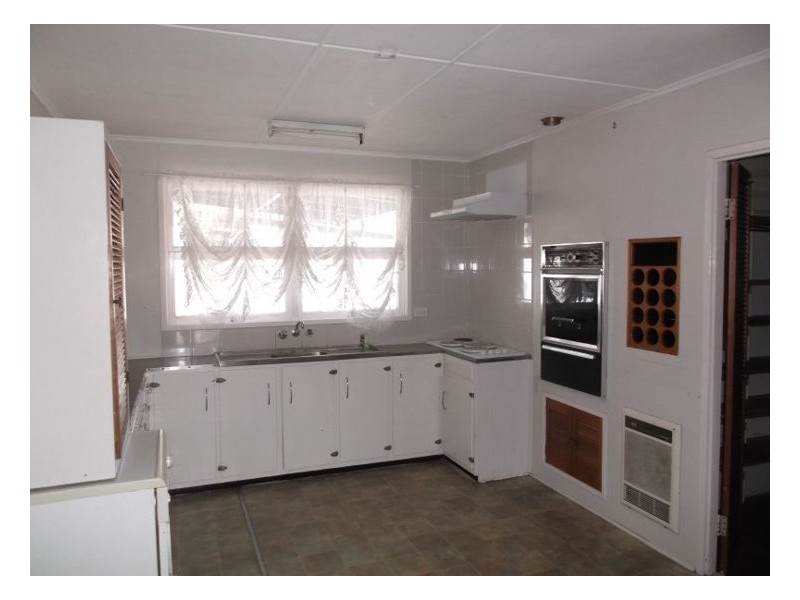 9 Sheahan Street, Stanthorpe QLD 4380