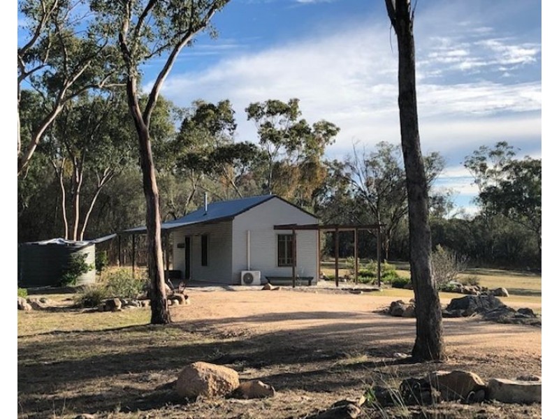 2421 Pyramids Road, Wyberba QLD 4382