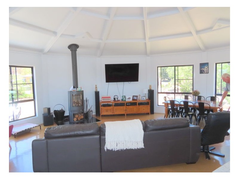 2635 EUKEY ROAD, Ballandean QLD 4382