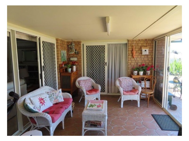 8 Leslie Parade, Stanthorpe QLD 4380