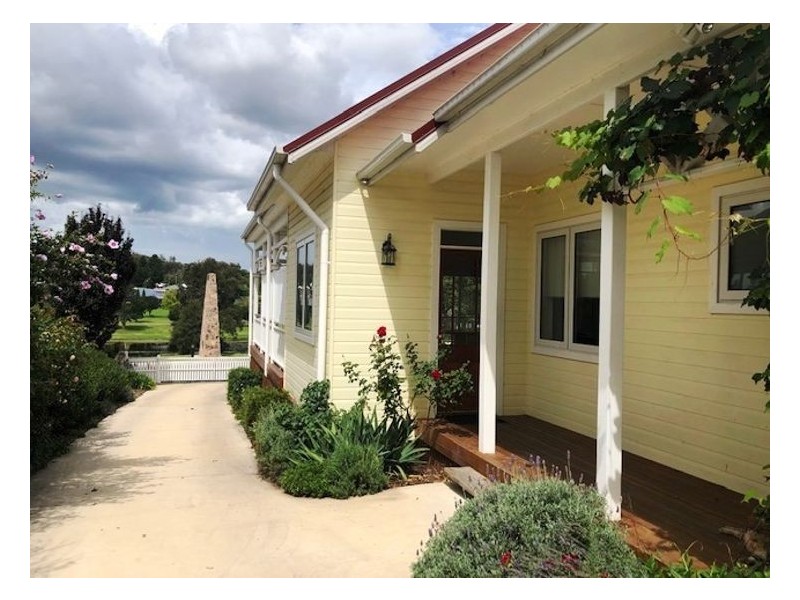 41 Leslie Parade, Stanthorpe QLD 4380