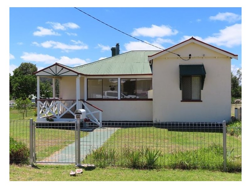 35 Archibald Street, Stanthorpe QLD 4380