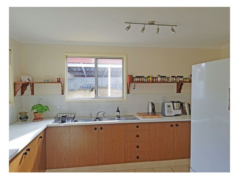 18 Aerodrome Road, Stanthorpe QLD 4380