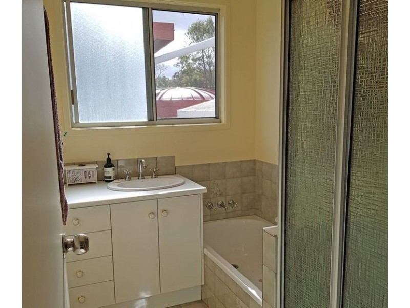 18 Aerodrome Road, Stanthorpe QLD 4380