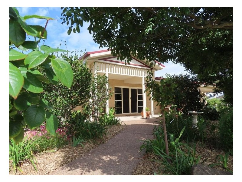 27 Leslie Parade, Stanthorpe QLD 4380