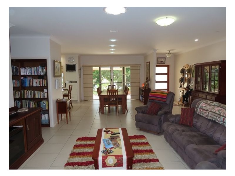 27 Leslie Parade, Stanthorpe QLD 4380