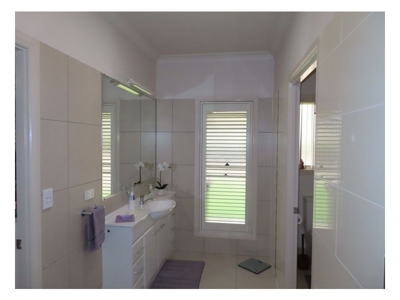 27 Leslie Parade, Stanthorpe QLD 4380