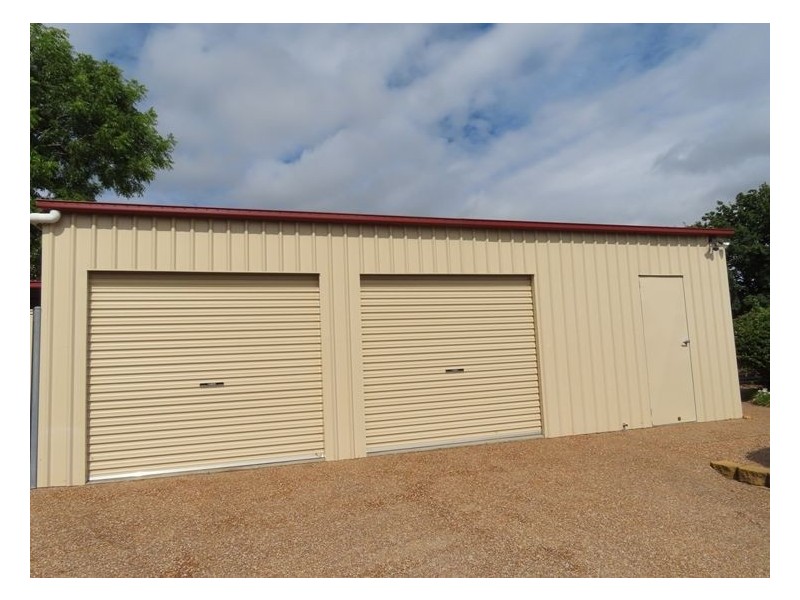 27 Leslie Parade, Stanthorpe QLD 4380
