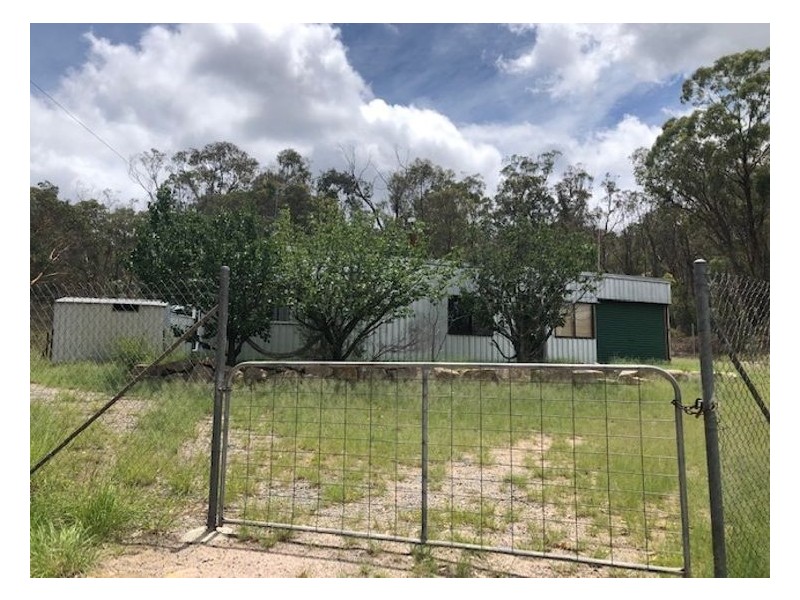 379 Watters Road, Ballandean QLD 4382