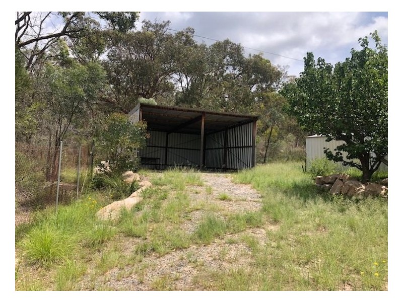 379 Watters Road, Ballandean QLD 4382