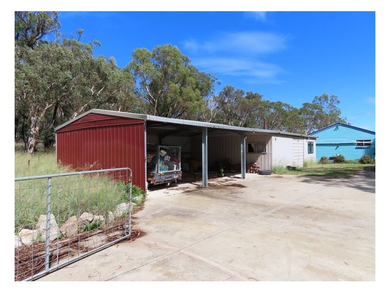 19 Memorial Lane, Amiens QLD 4380