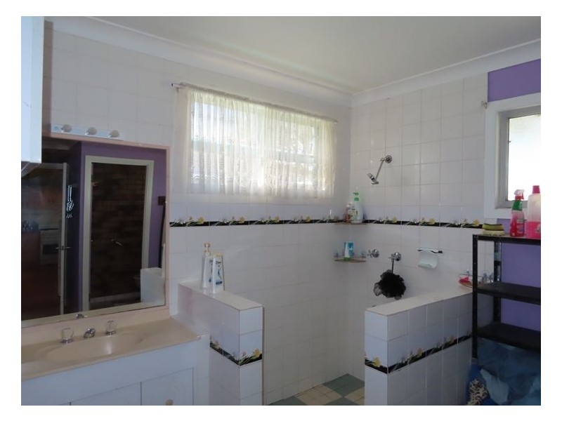 19 Memorial Lane, Amiens QLD 4380