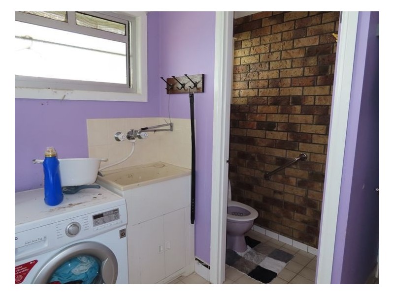 19 Memorial Lane, Amiens QLD 4380