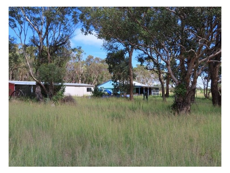 19 Memorial Lane, Amiens QLD 4380