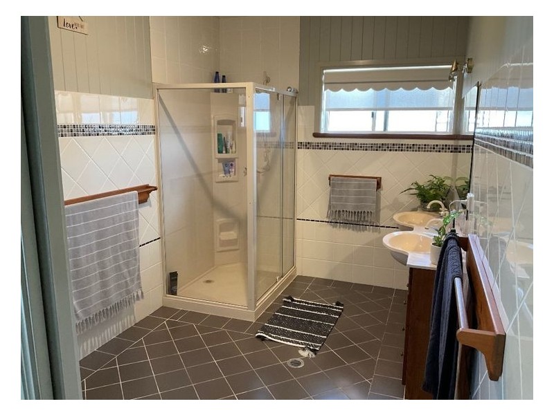 27 McKillop Lane, Stanthorpe QLD 4380