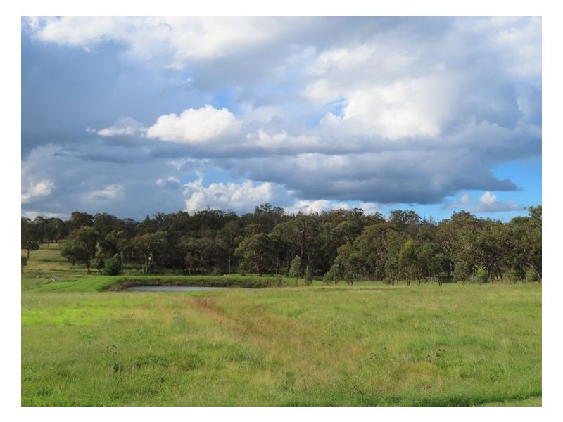 75 Cavallaro Lane, Glen Aplin QLD 4381