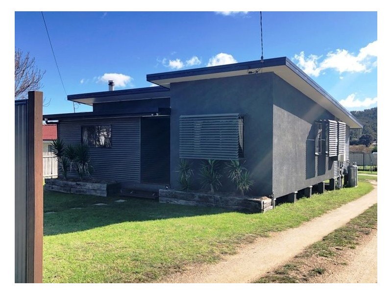 68 Railway Street, Stanthorpe QLD 4380