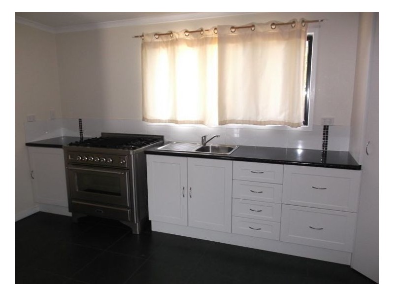 68 Railway Street, Stanthorpe QLD 4380