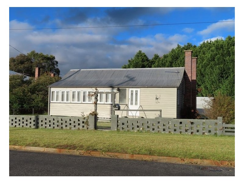 17 Johnson Street, Stanthorpe QLD 4380