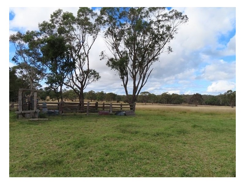 180 Dalmoak Road, Stanthorpe QLD 4380