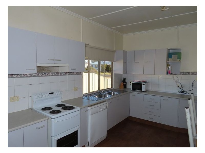 11 Stanton Street, Stanthorpe QLD 4380