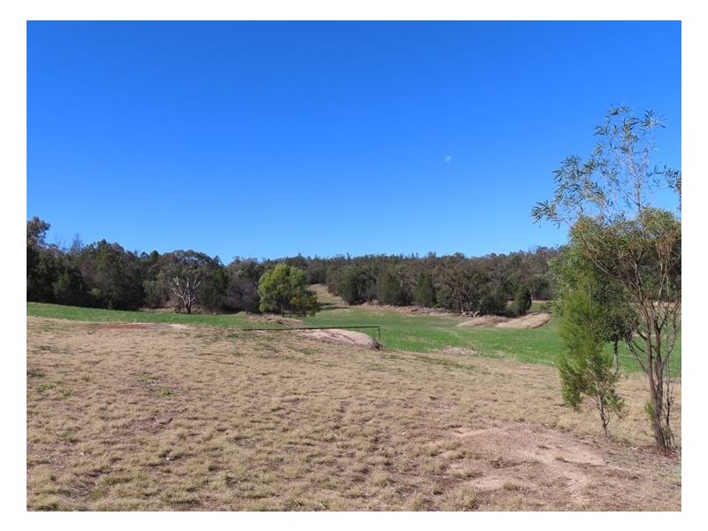 101 Townsend Road, Glen Aplin QLD 4381